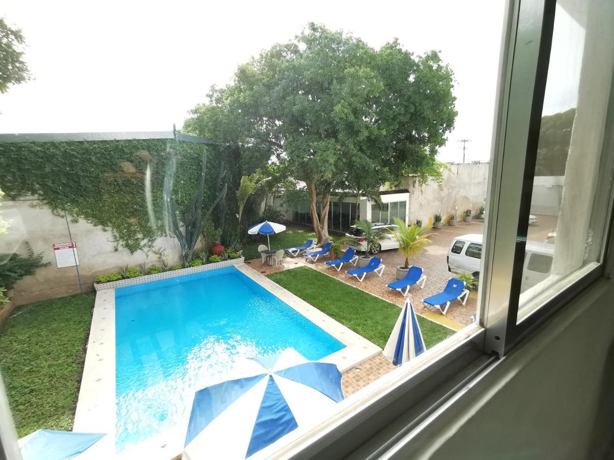 Hotel Las Dalias Inn Mérida Extérieur photo
