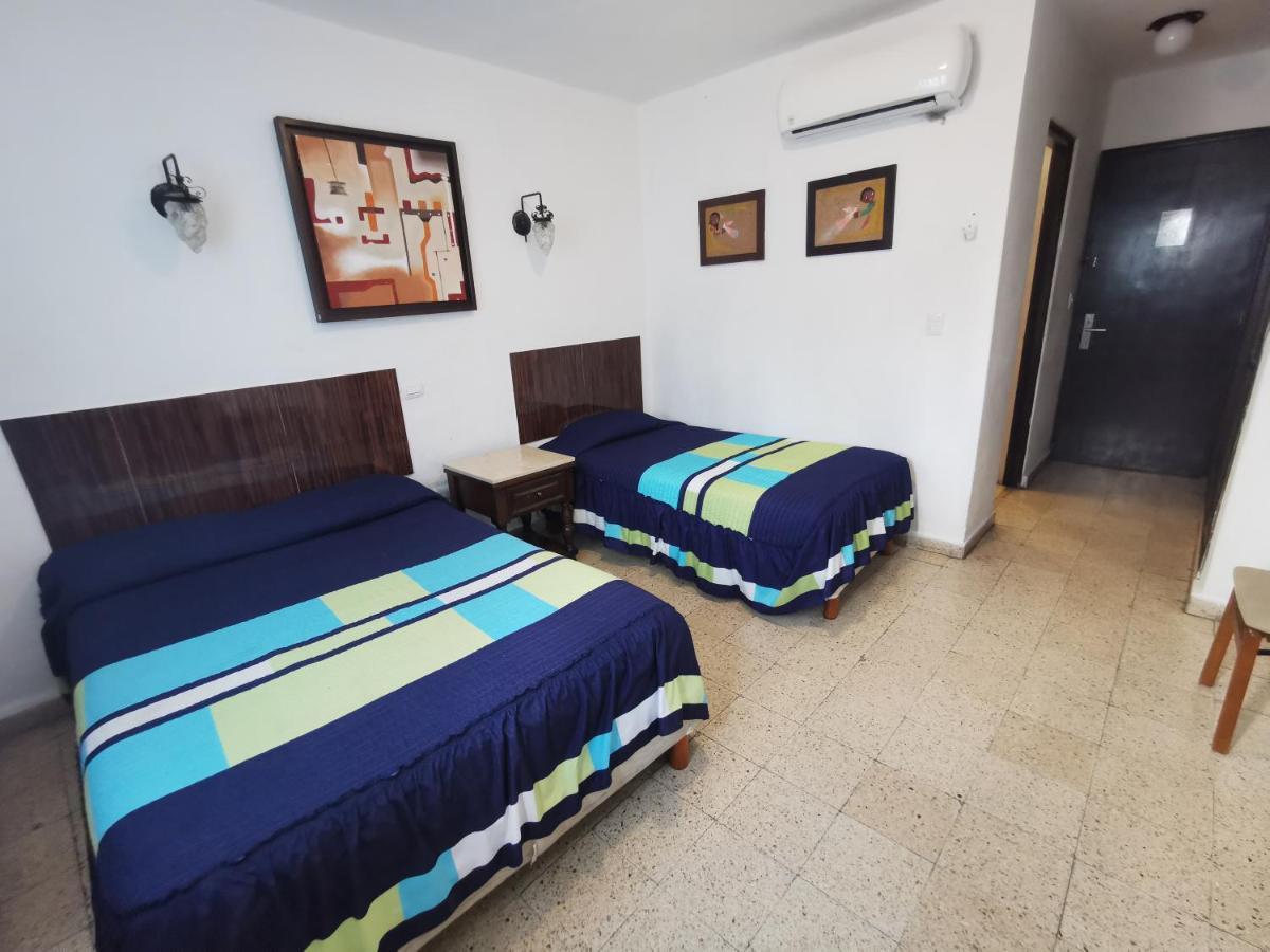 Hotel Las Dalias Inn Mérida Extérieur photo
