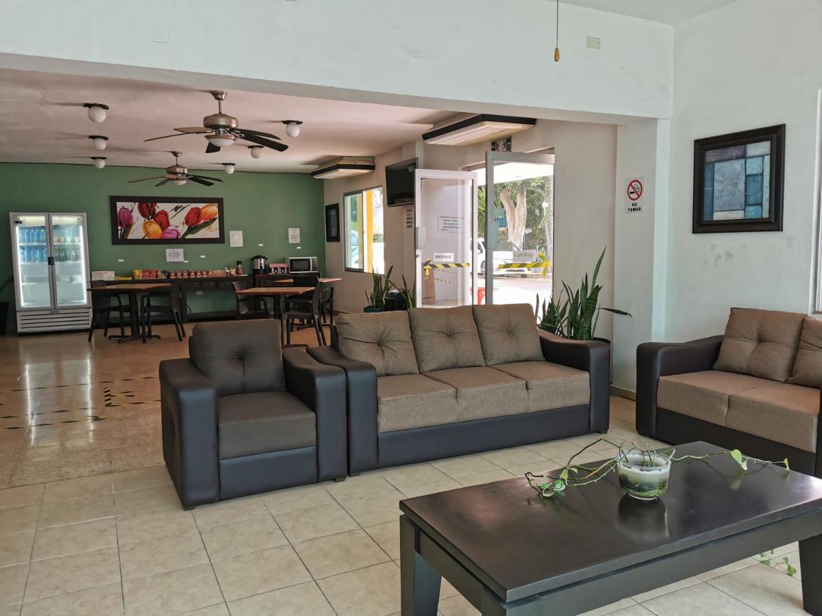 Hotel Las Dalias Inn Mérida Extérieur photo
