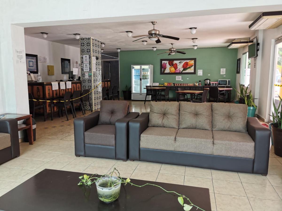 Hotel Las Dalias Inn Mérida Extérieur photo