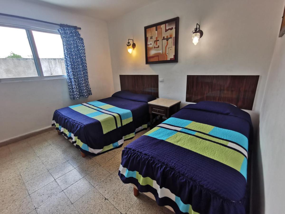 Hotel Las Dalias Inn Mérida Extérieur photo