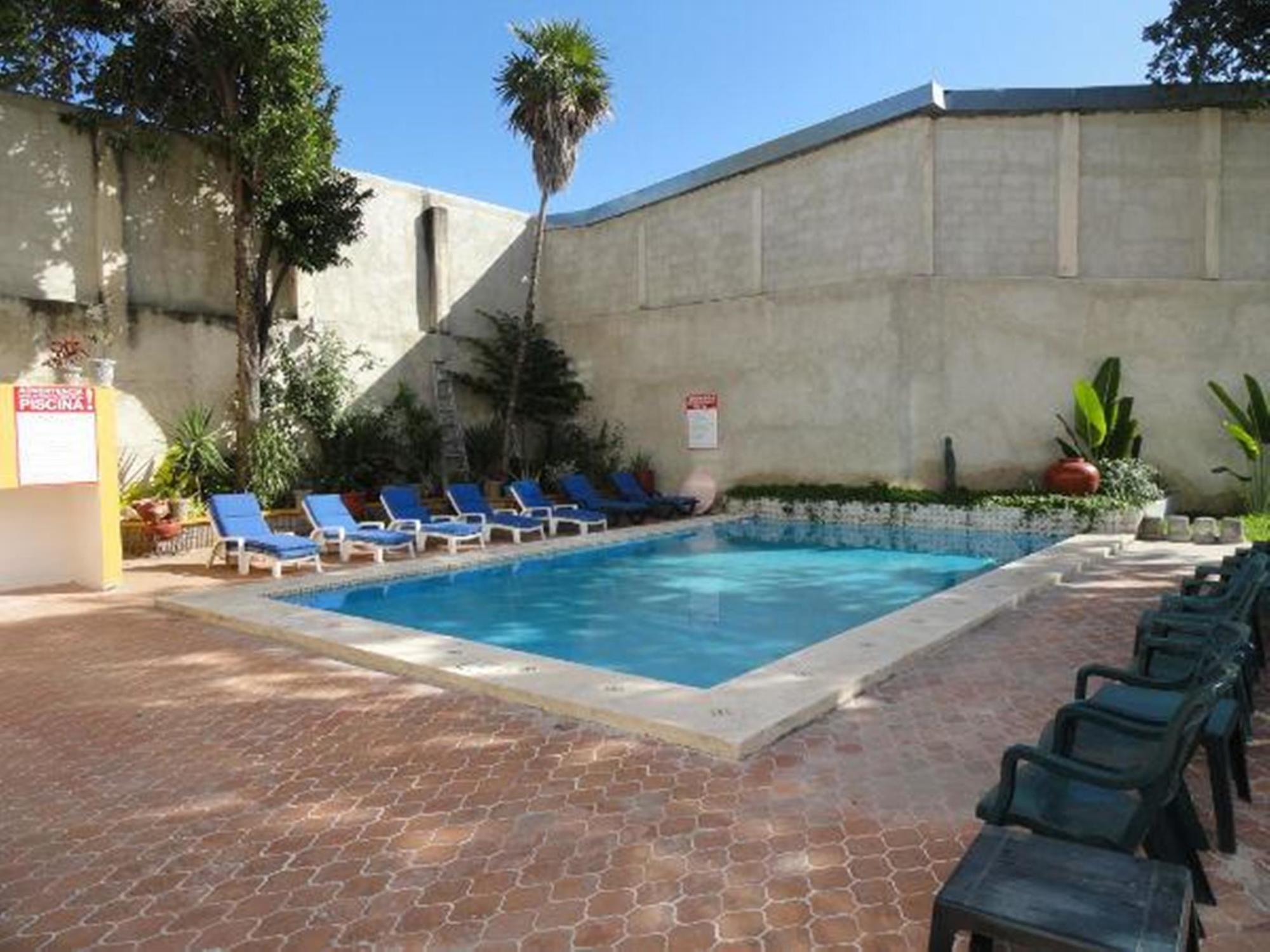 Hotel Las Dalias Inn Mérida Extérieur photo