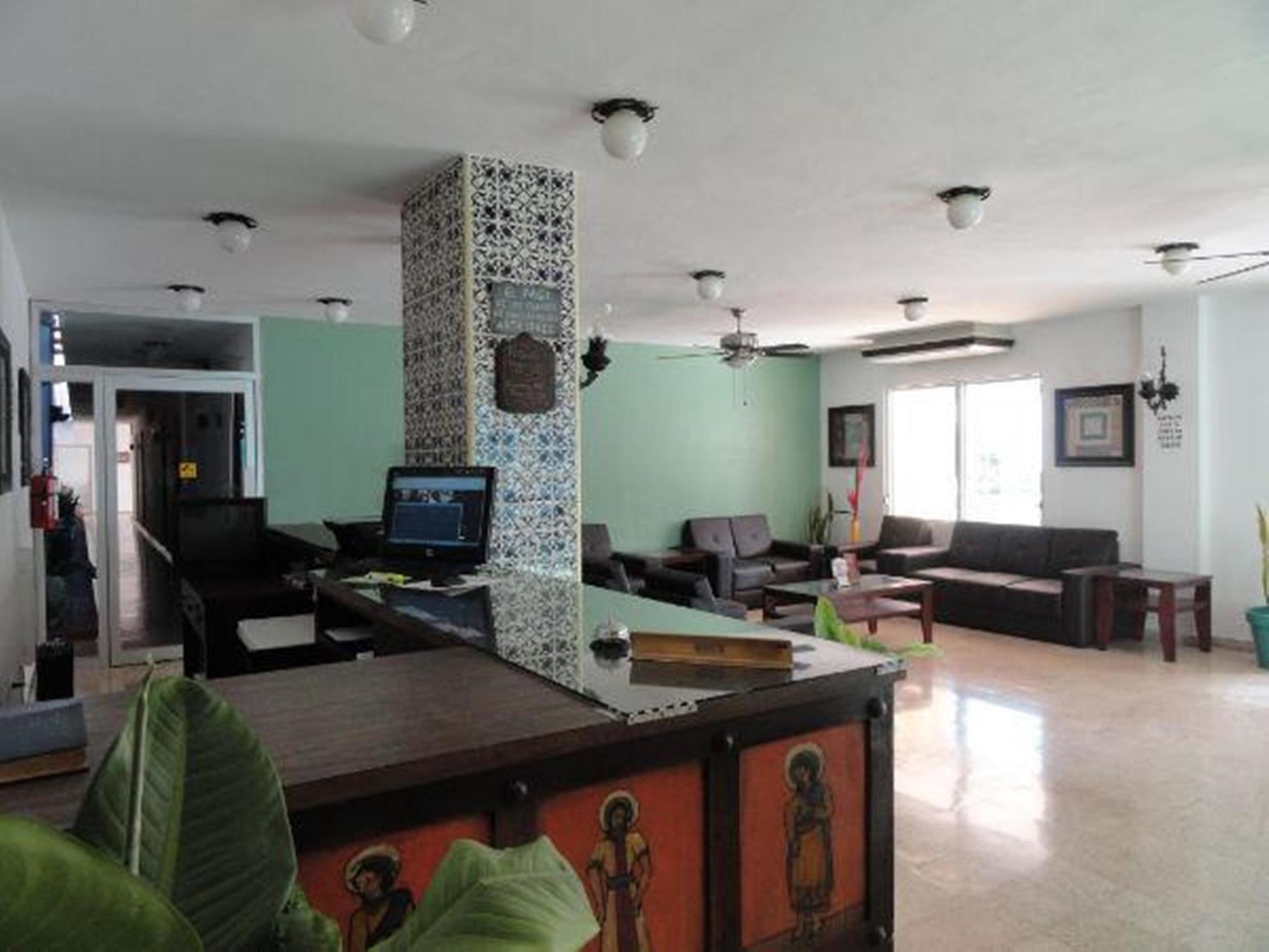 Hotel Las Dalias Inn Mérida Extérieur photo