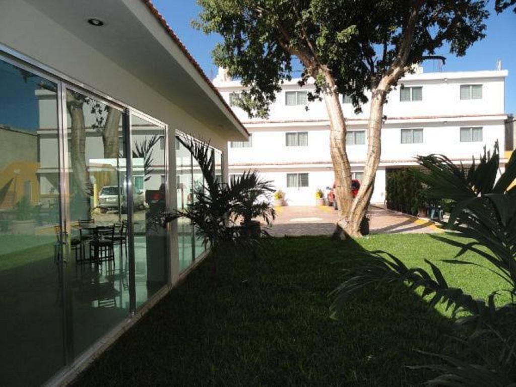 Hotel Las Dalias Inn Mérida Extérieur photo