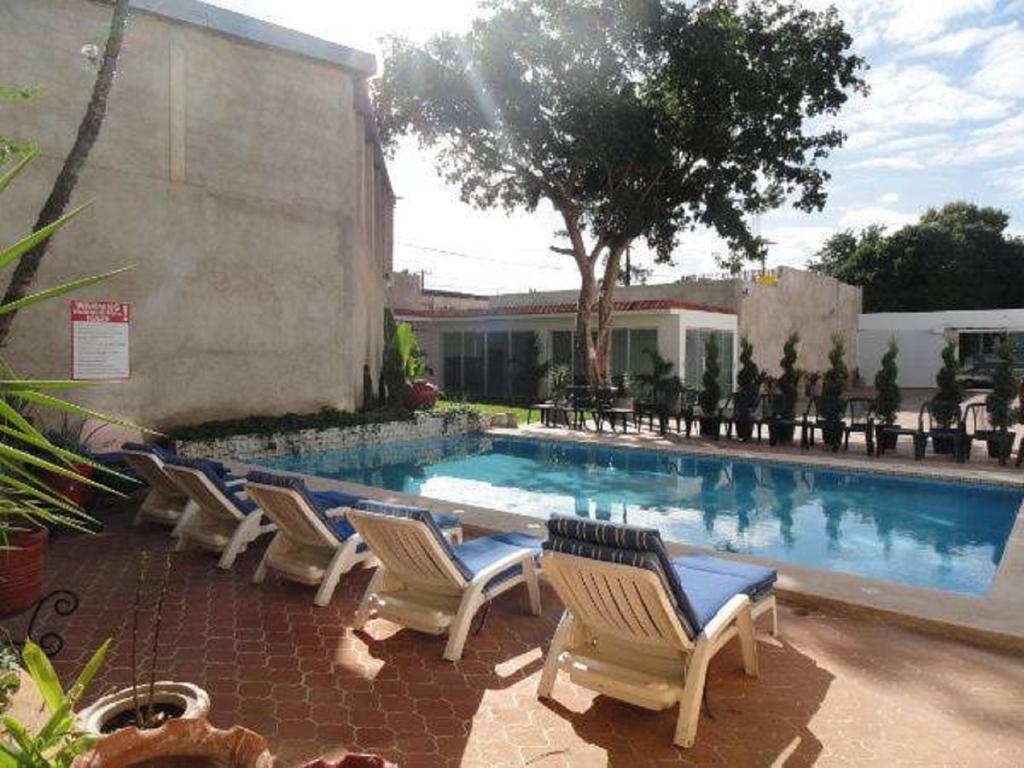 Hotel Las Dalias Inn Mérida Extérieur photo