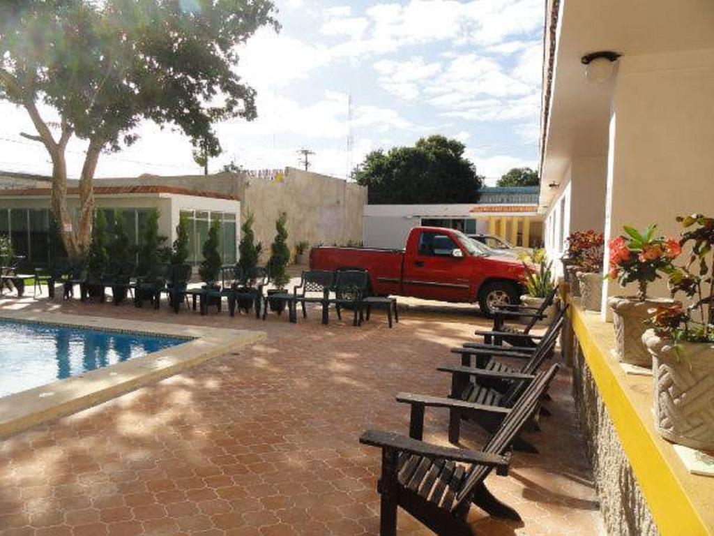 Hotel Las Dalias Inn Mérida Extérieur photo
