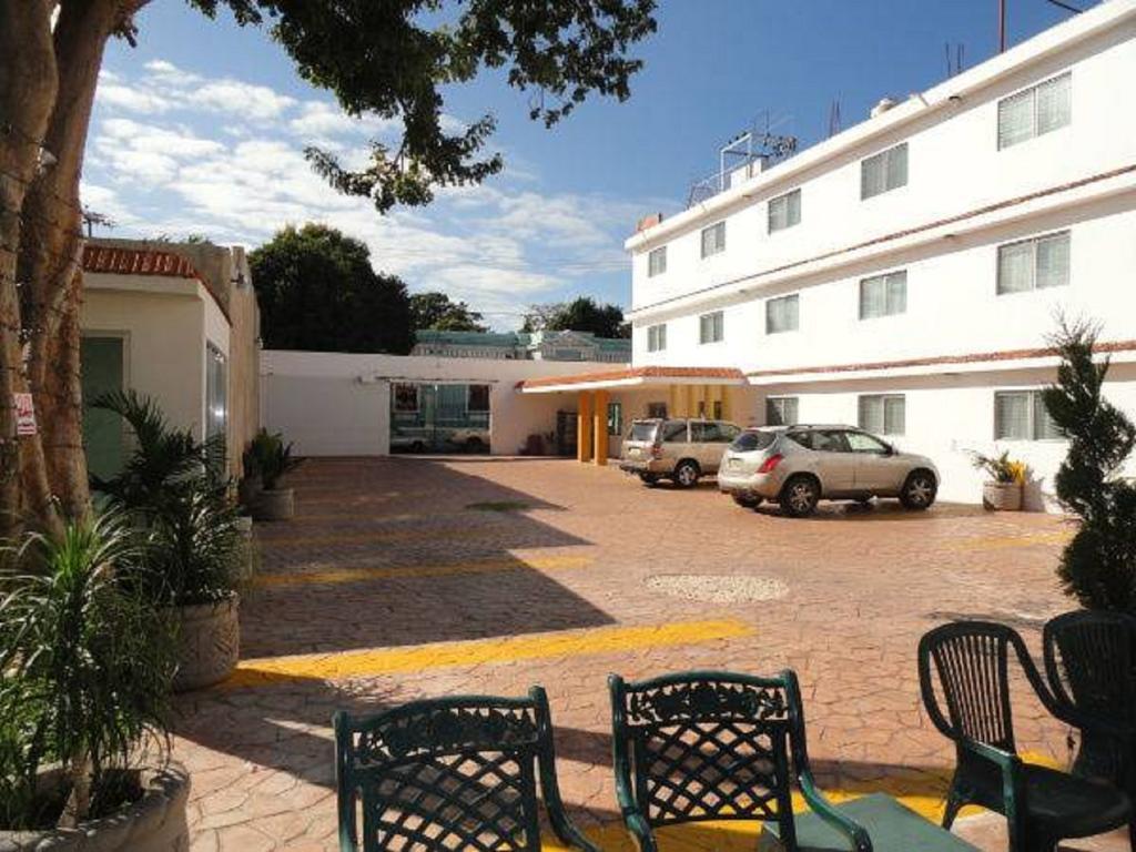 Hotel Las Dalias Inn Mérida Extérieur photo