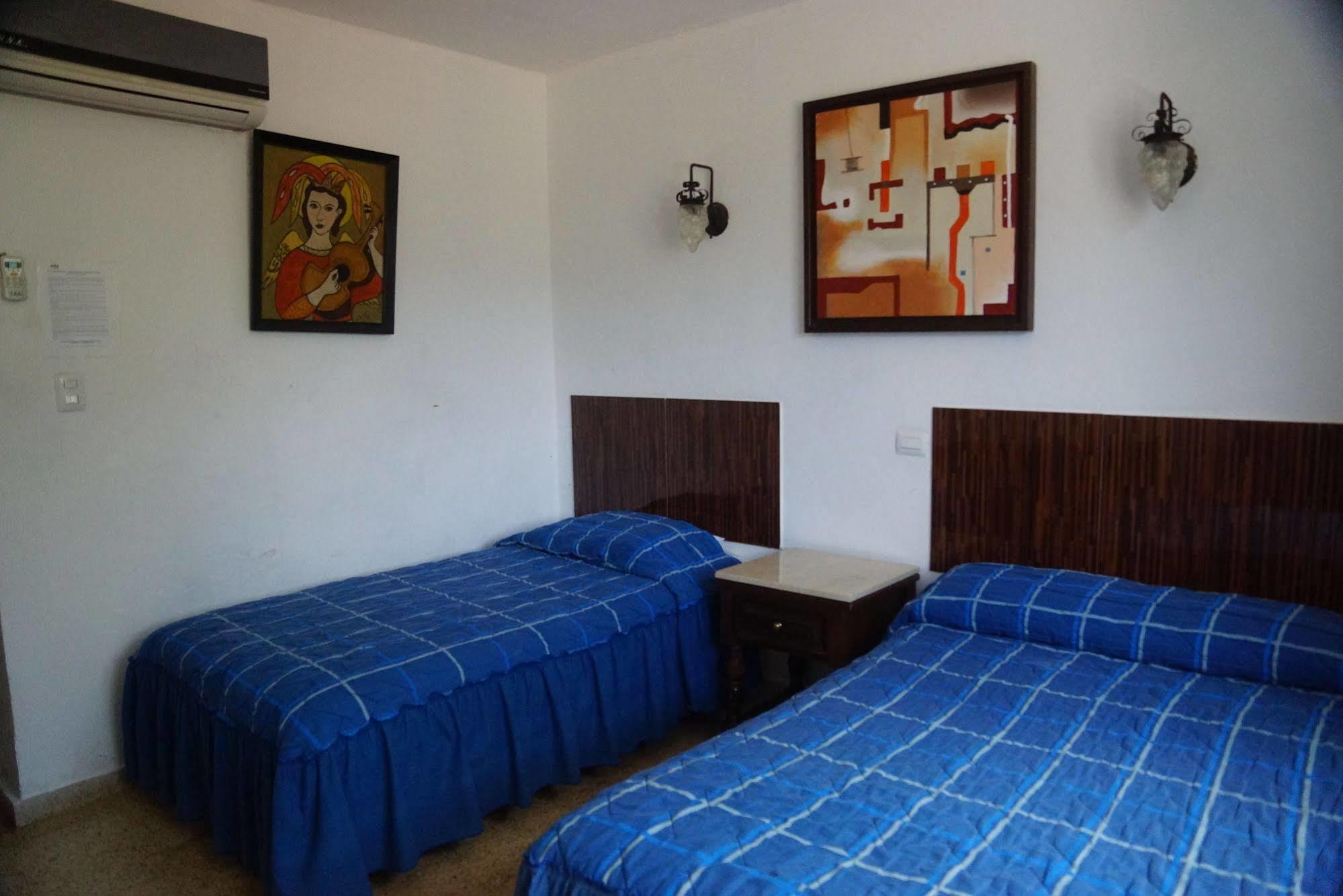 Hotel Las Dalias Inn Mérida Extérieur photo