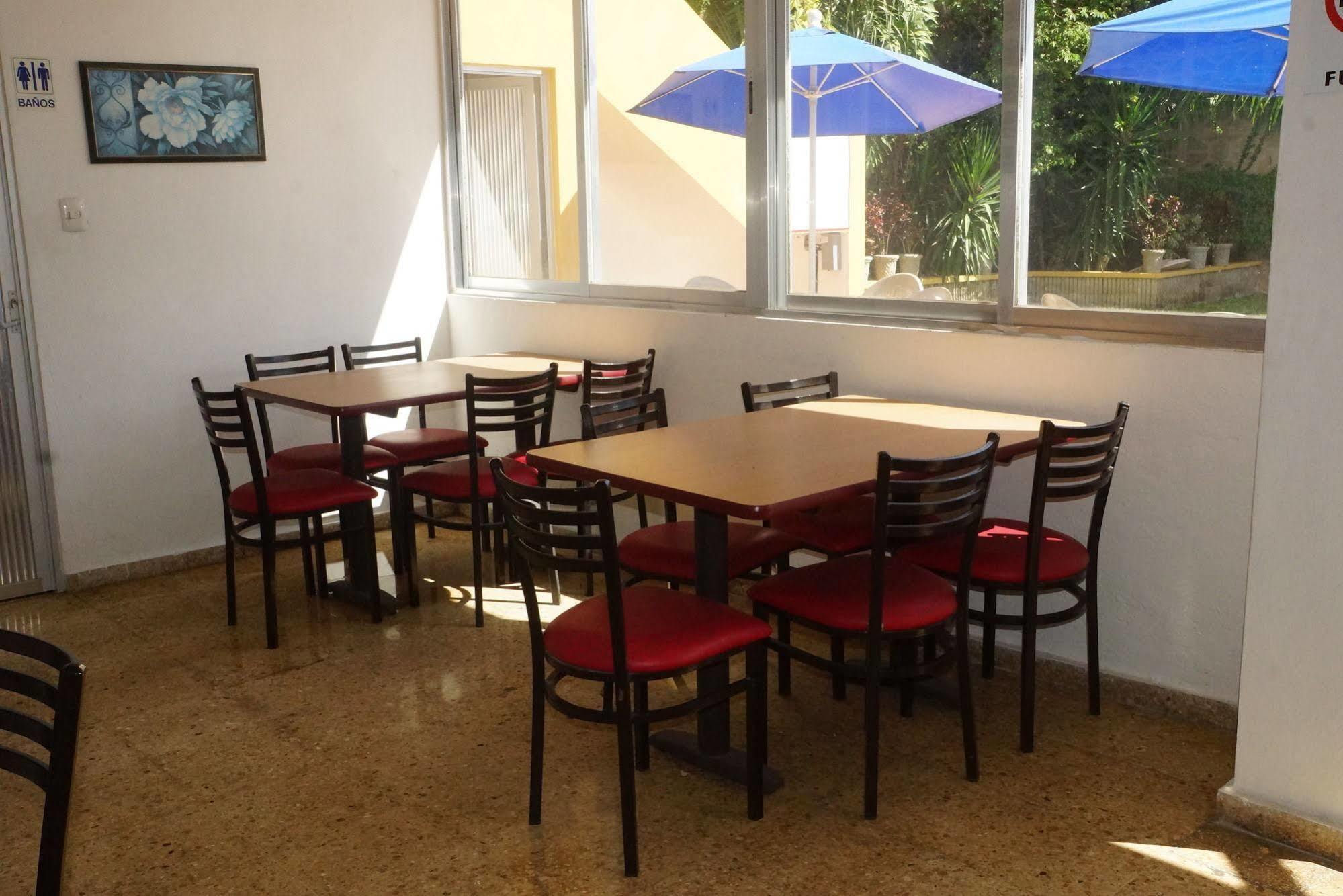 Hotel Las Dalias Inn Mérida Extérieur photo