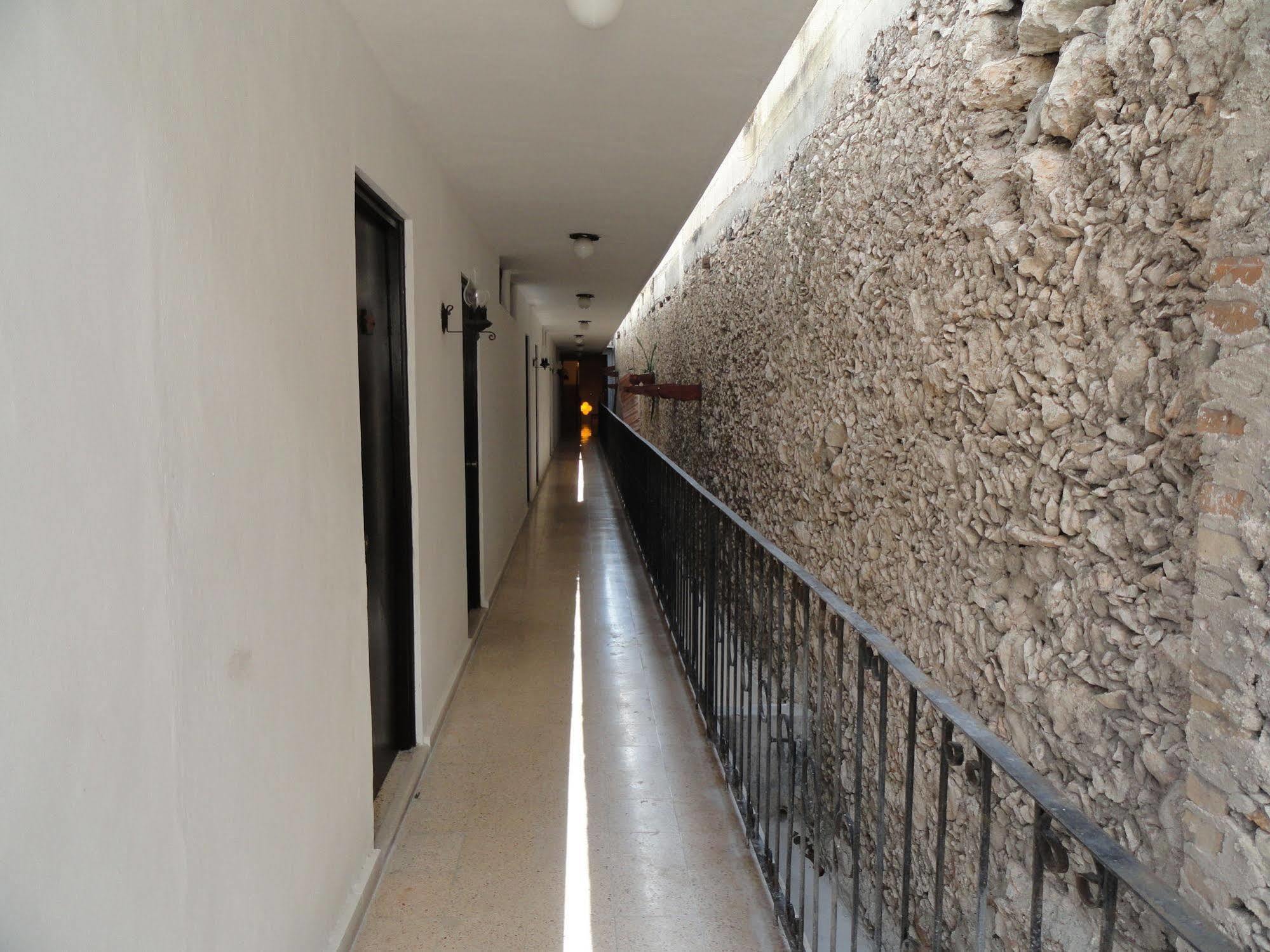 Hotel Las Dalias Inn Mérida Extérieur photo